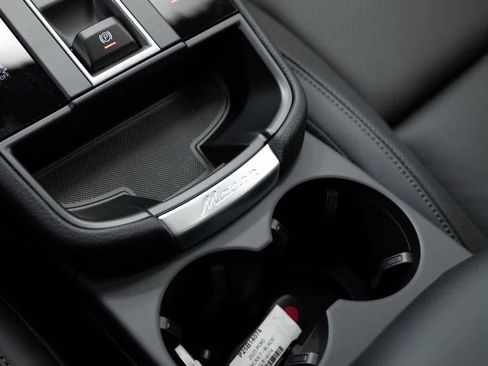 Certified 2025 Porsche Macan Turbo image 26