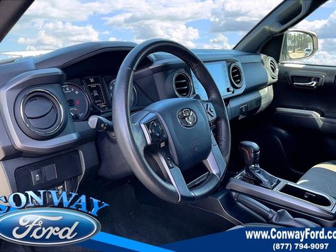Used 2022 Toyota Tacoma TRD Off-Road w/ Technology Package image 19