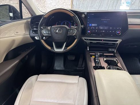 Used 2024 Lexus RX 350 350 Luxury w/ Convenience Package image 16