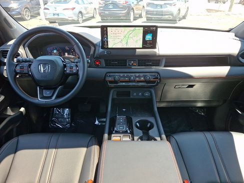 Used 2026 Honda Pilot TrailSport image 11