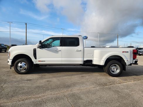 New 2026 Ford F350 Platinum AWD/4WD image 3