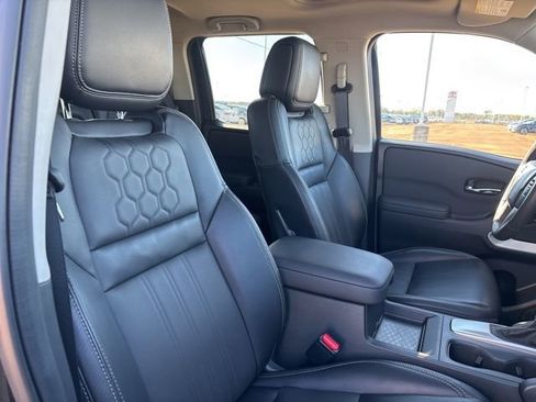 Certified 2024 Nissan Frontier SL image 19