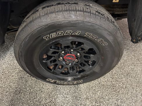 Used 2021 Toyota Tacoma TRD Sport w/ Technology Package image 14