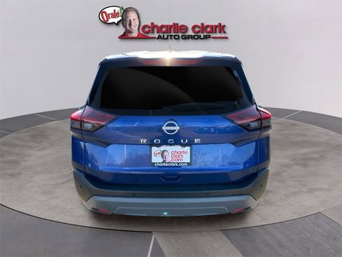 Used 2023 Nissan Rogue S image 5