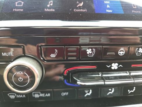 Used 2022 Jeep Grand Cherokee Summit AWD/4WD image 11
