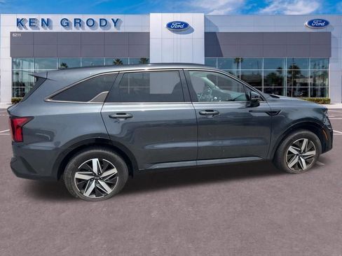 Used 2021 Kia Sorento EX w/ Panoramic Sunroof Package FWD image 15