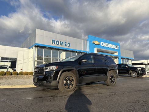 Used 2023 GMC Acadia AT4 w/ Preferred Package image 1