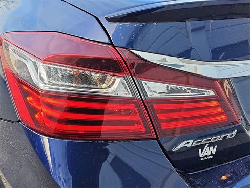 Used 2017 Honda Accord Sport image 32