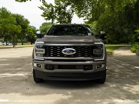 Used 2026 Ford F450 Platinum w/ Platinum Plus Package AWD/4WD image 3