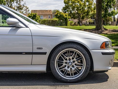 Used 2002 BMW M5 RWD image 9