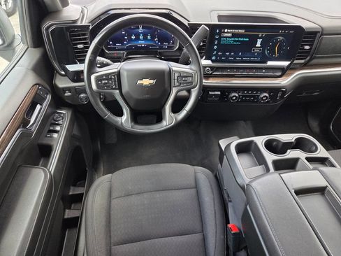 Used 2025 Chevrolet Silverado 1500 LT RWD image 9
