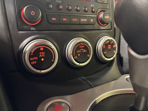 Used 2020 Nissan 370Z Coupe RWD image 27