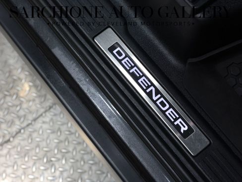 Used 2022 Land Rover Defender 90 X-Dynamic S image 34