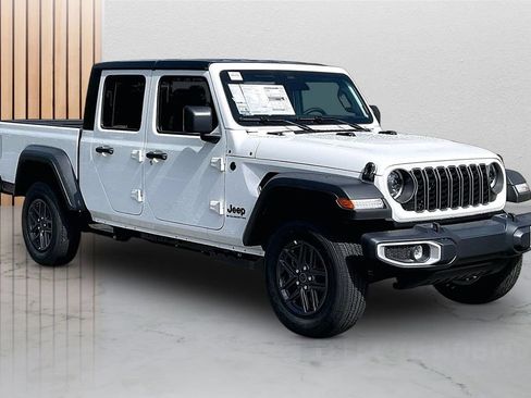 New 2026 Jeep Gladiator Sport AWD/4WD image 2