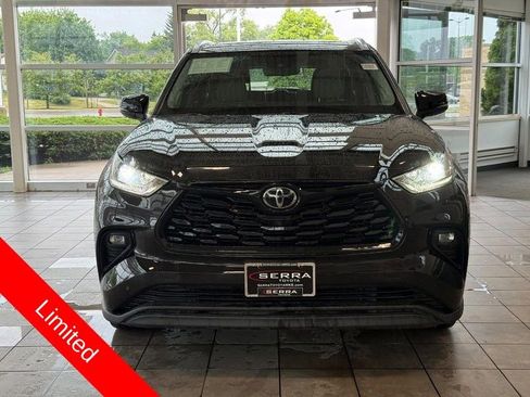 Used 2021 Toyota Highlander Limited FWD image 7