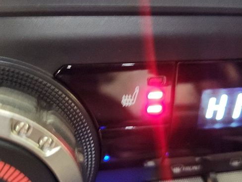 Used 2024 Toyota Tacoma TRD Off-Road image 23