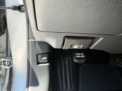Certified 2024 Nissan Altima 2.5 SR FWD image 14