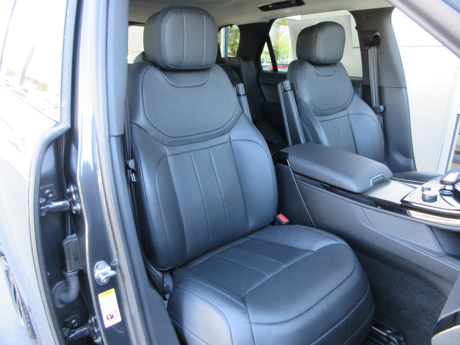 Used 2023 Land Rover Range Rover Sport SE AWD/4WD image 26