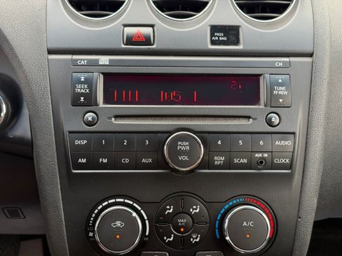 Used 2011 Nissan Altima 2.5 S w/ Special Edition Pkg FWD image 13