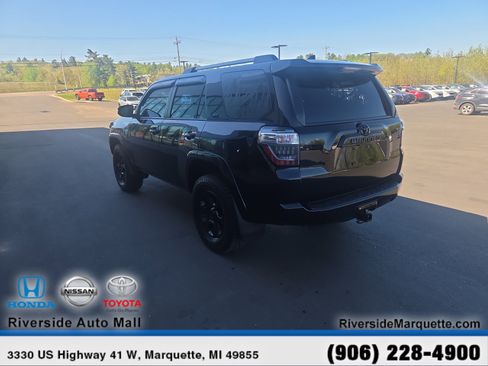 Used 2024 Toyota 4Runner SR5 AWD/4WD image 6