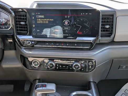 Used 2023 GMC Sierra 1500 SLT w/ SLT Premium Package AWD/4WD image 18