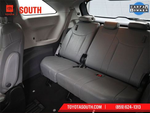 Used 2023 Toyota Sienna XLE image 32