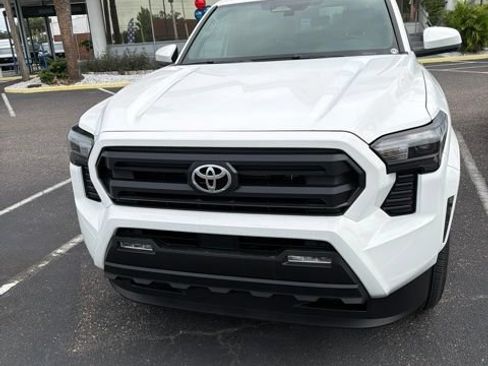 Used 2025 Toyota Tacoma SR5 RWD image 5