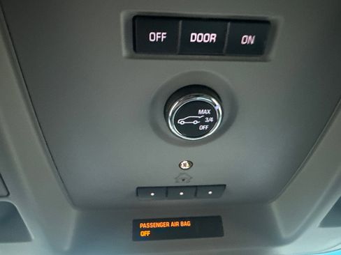 Used 2018 GMC Yukon Denali image 37