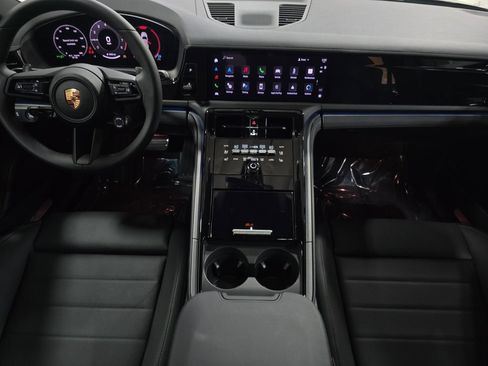 Certified 2025 Porsche Panamera RWD image 13