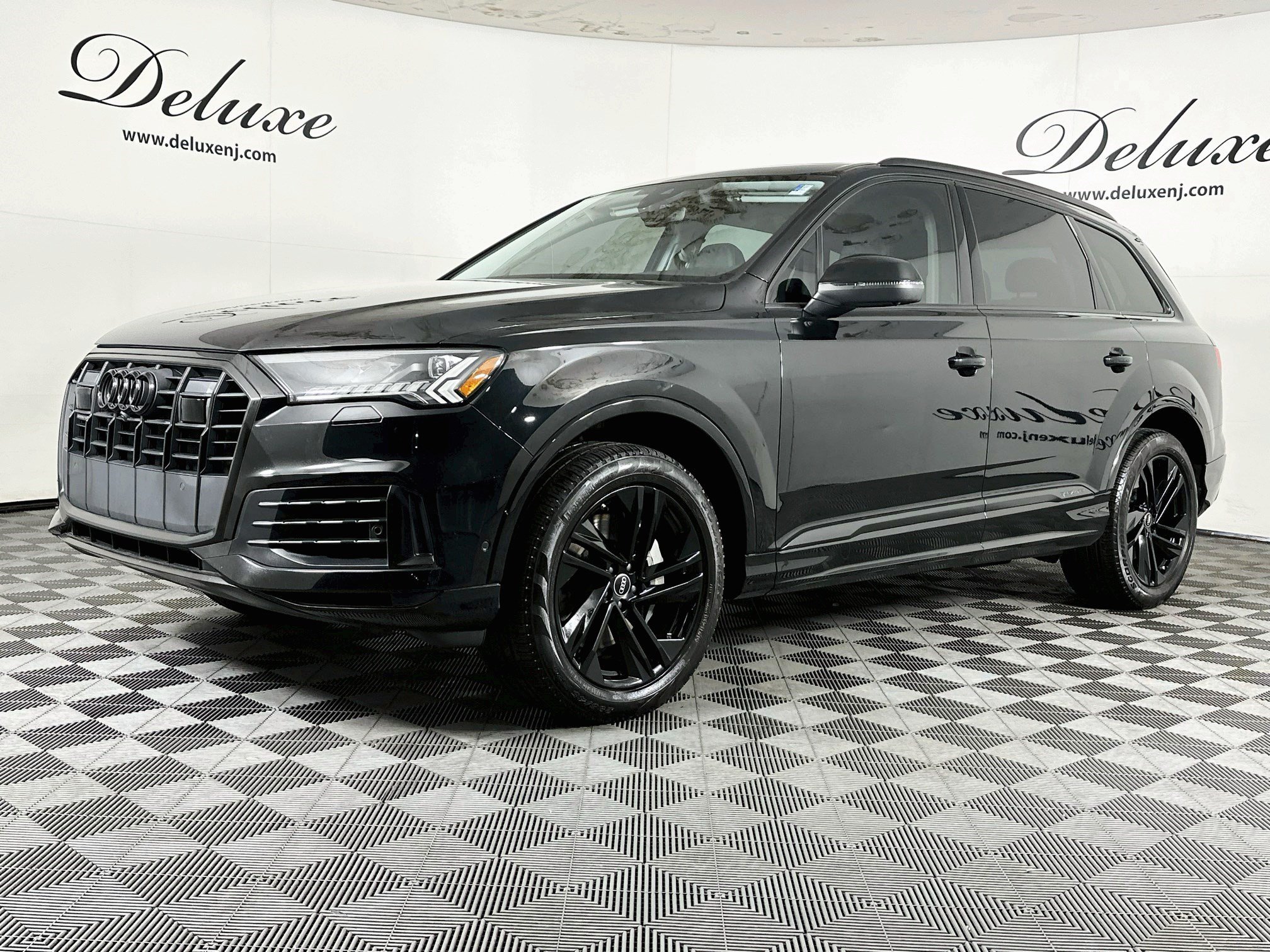 Used 2023 Audi Q7 3.0T Premium w/ Convenience Package AWD/4WD image 3
