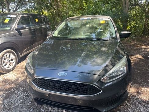Used 2018 Ford Focus SE image 4