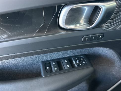 Certified 2025 Volvo EX40 Core AWD/4WD image 15