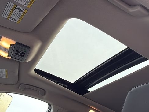 Certified 2024 Nissan Pathfinder Platinum image 21