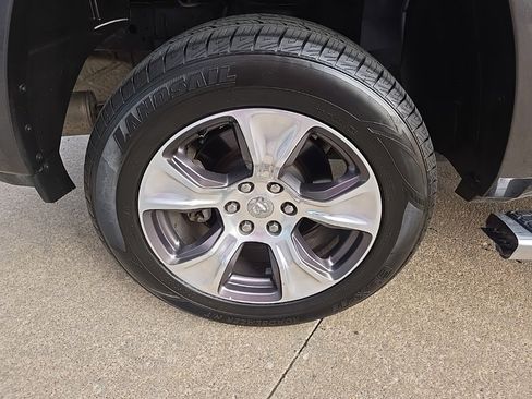 Used 2020 RAM 1500 Laramie image 34