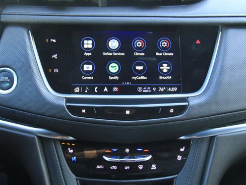 Used 2021 Cadillac XT5 Premium Luxury image 16