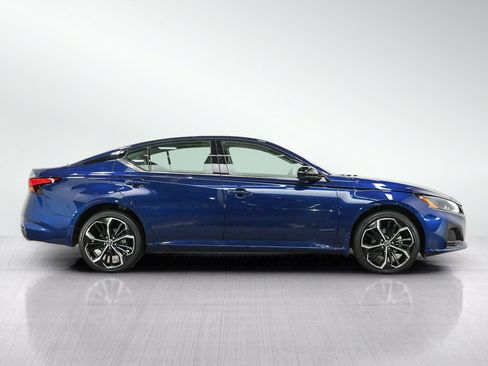 Used 2023 Nissan Altima 2.5 SR AWD/4WD image 6