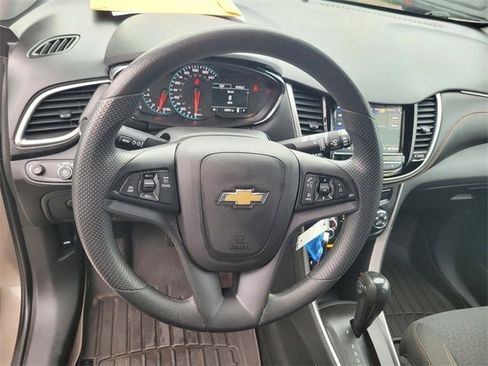 Used 2022 Chevrolet Trax LS w/ Tint and Cruise Package image 32