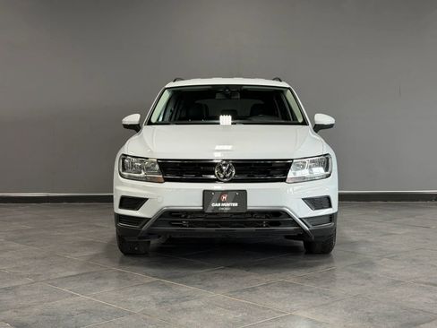 Used 2018 Volkswagen Tiguan SE AWD/4WD image 2