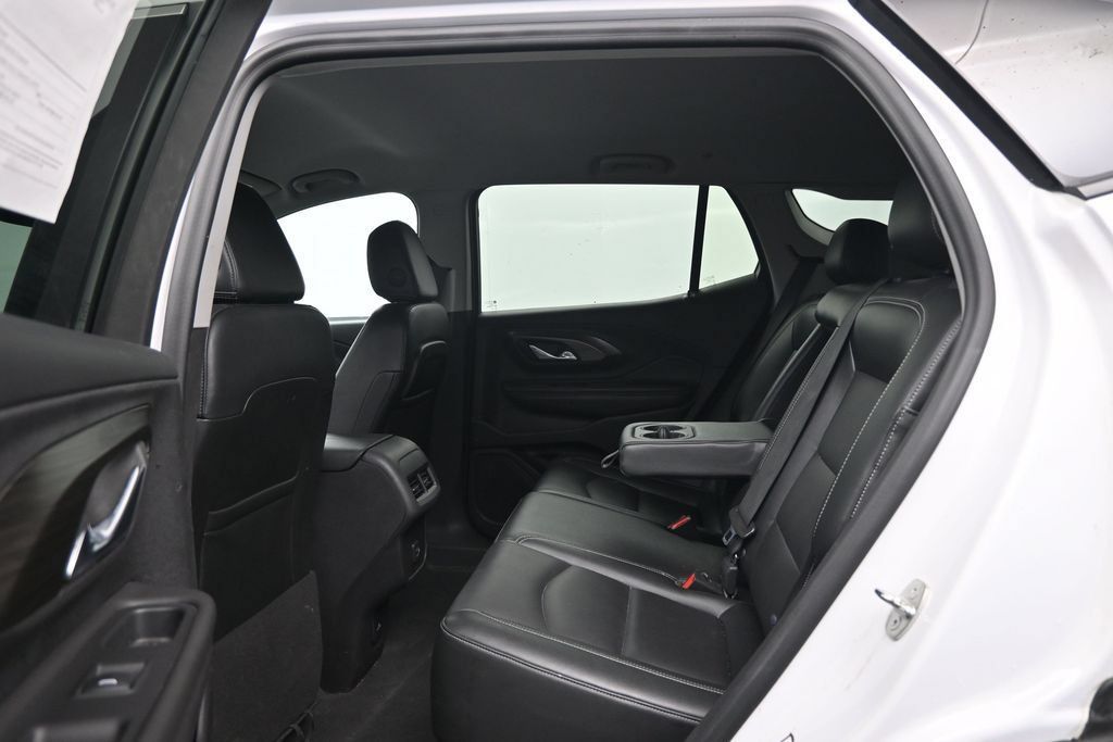 Used 2024 GMC Terrain SLT AWD/4WD image 25