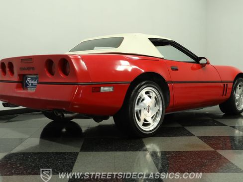 Used 1988 Chevrolet Corvette Convertible RWD image 26
