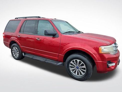 Used 2017 Ford Expedition XLT w/ Equipment Group 202A AWD/4WD image 6