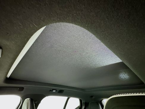 Used 2021 Volvo XC40 P8 Recharge w/ Advanced Package image 26