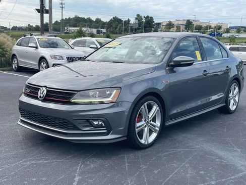Used 2017 Volkswagen Jetta GLI FWD image 3