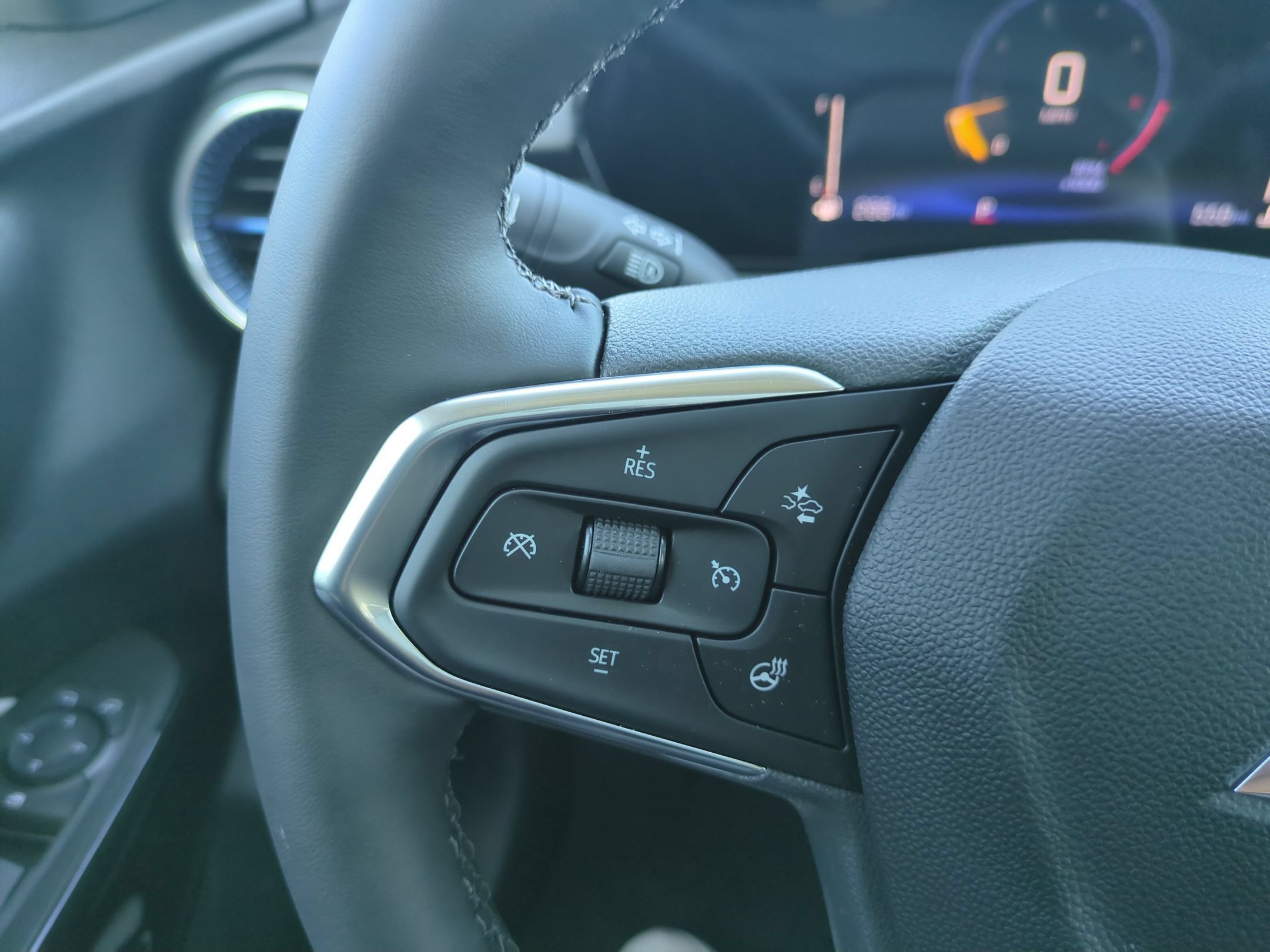 Used 2026 Chevrolet Trax LT w/ Driver Confidence Package FWD image 20