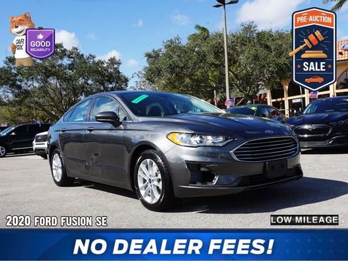 Used 2020 Ford Fusion SE image 1