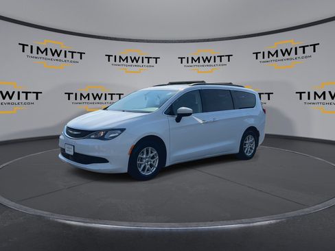 Used 2021 Chrysler Voyager Lxi image 5