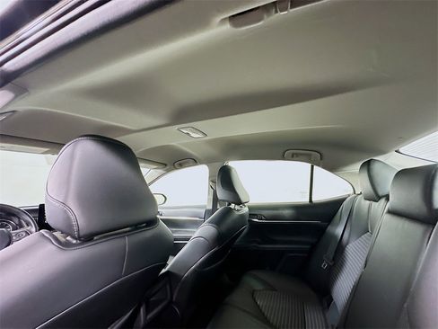 Used 2024 Toyota Camry SE image 13