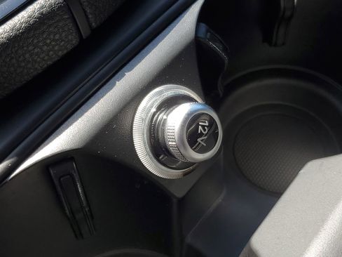 Used 2024 Porsche Cayenne image 34