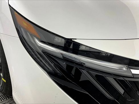 New 2026 Nissan Sentra SR FWD image 8