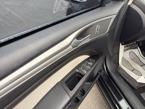 Used 2019 Ford Fusion SE w/ Equipment Group 151A image 10